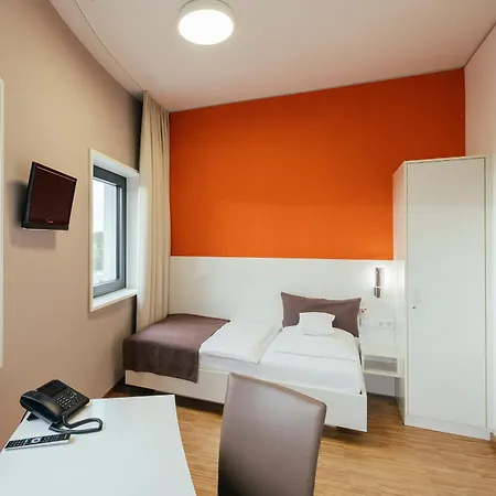 Gzt Gaestehaus 4* Τούμπινγκεν